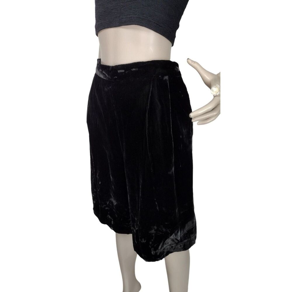 VTG 80s 90s Classic Black Crushed Velvet High-Waist Culottes Long Knee Shorts
